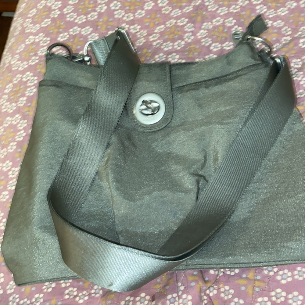 Silver baggalini purse medium sized
